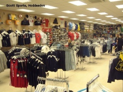 Slatwall Fittings and Clothing Rails for Scott Sports, Hoddesdon